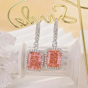 Boucles d'oreilles pendantes pour femme en argent sterling 925 plaqué or blanc, avec pierre rose en moissanite taille radiant et diamants. - Product Image 1