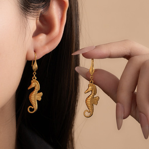 Pendientes de Oro y Titanio con Diseño de Océano para Mujer, Venta al por Mayor - Product Image 4