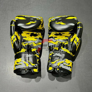นวมชกมวย Fairtex รุ่น One ลายพิมพ์เต็มตัว สำหรับมวยไทยมืออาชีพ หนังวัวแท้ ป้องกันรังสียูวี พร้อมเชือกผูกข้อมือ - Product Image 5