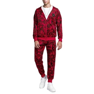 Ensemble de survêtement camouflage rouge pour homme, sweat-shirt à capuche zippé et pantalon, style streetwear respirant, coupe classique, pour l'automne - Product Image 1