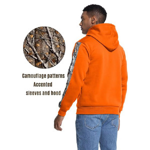 Sweat-shirt à capuche en molleton orange personnalisé pour homme, avec manches camouflage et capuche intérieure, idéal pour la chasse, les activités de plein air et le streetwear. - Product Image 5