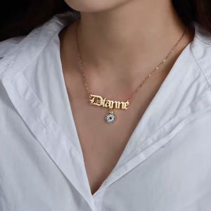 Collier élégant personnalisé avec nom en or massif plaqué or, collier tendance avec nom en Old English, collier personnalisé à la mode - Product Image 3