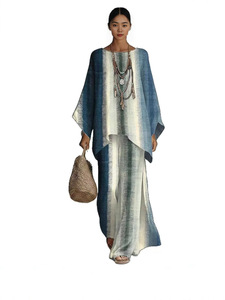 Conjunto de 2 piezas con cuello barco y manga murciélago, estampado, con top de dobladillo irregular y pantalones de pierna ancha, atuendo informal coordinado para mujer - Product Image 1