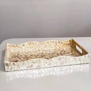 Bandeja Rectangular de Ratán de Alta Calidad con Incrustaciones de Madreperla y Asa Superior con Diseño Floral para el Hogar - Product Image 2