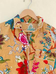 Conjunto de Pijama Unisex de Algodón Orgánico 100% Puro de la India, Suave y Transpirable, Pantalón Largo y Camisa con Estampado Floral - Product Image 5