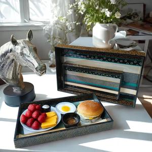 Bandeja de Servicio Decorativa de Madera de Lujo en Oferta, con Asa Recortada, Color Personalizado, Tamaño Personalizado, para Uso en el Hogar, Restaurantes, Bares y Hoteles - Product Image 1