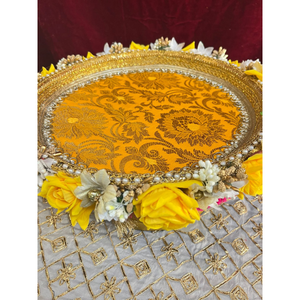 Plateau de mariage artisanal en forme de rose jaune - Élégant plateau cadeau de mariée en dentelle dorée - Plateau festif traditionnel pour le Mehendi - Product Image 4