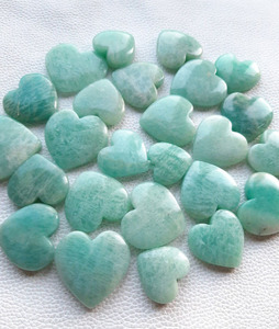Pierre précieuse naturelle en amazonite verte, forme cœur, cabochon, mélange de couleurs multibrillantes, tailles variées pour la fabrication de bijoux, calibrée, 15x15 mm - Product Image 1