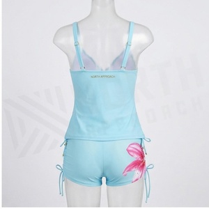 Ensemble tankini 2 pièces à imprimé floral pour femme, haut dos croisé avec short à cordon de serrage, motif lys bleu rose - Product Image 2