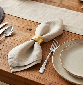 9 pièces d'anneaux de serviette modernes en métal doré, ronds et texturés, parfaits pour la décoration de table, les mariages et la cuisine - Product Image 5