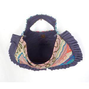 Offres incroyables sur des sacs de luxe pour femmes, sacs messager en coton kantha faits à la main avec fermeture magnétique, fabriqués au Rajasthan. - Product Image 3