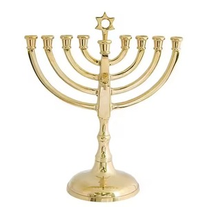 Candélabre contemporain en métal à 9 bras, porte-bougie Menorah, élégant, décoratif, accent d'intérieur - Product Image 5