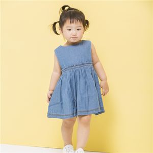 เดรสแขนกุดผ้ายีนส์มีจีบสำหรับเด็กผู้หญิงผ้าคอตตอนสีพื้นหวาน - Product Image 1