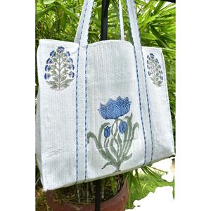 Bolso Tote de Algodón Acolchado con Estampado Bohemio de Loto Azul, Hecho a Mano, Ligero, de Gran Capacidad, con Forro de Algodón - Product Image 1