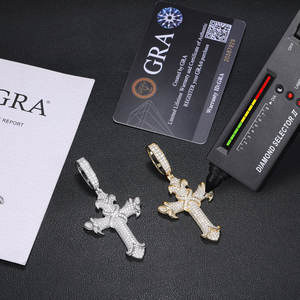 Colgante de Cruz de Plata 925 con Moissanita, Joyería Religiosa para Hombre, Diseño de Corte Brillante Redondo - Product Image 4