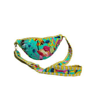 Bolso cruzado con estampado de bloques vibrantes bajo el mar-Bolso bandolera de algodón hecho a mano - Product Image 4