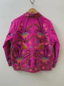 Chaqueta Reversible Unisex de Invierno, Hecha a Mano, de Terciopelo Rosa Premium, Bordada con Diseño Suzani, con Abertura Frontal y Manga Larga - Product Image 2