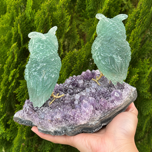 Par de Búhos de Fluorita Verde sobre Drusa de Amatista, Escultura de Búho de Cristal Tallada a Mano, Decoración para el Hogar con Piedras Preciosas - Product Image 3