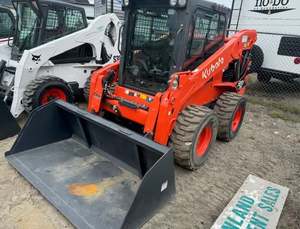 Chargeuse compacte Kubota d'occasion en excellent état, modèle SSV75, disponible en stock à prix de gros. Achetez maintenant. - Product Image 6