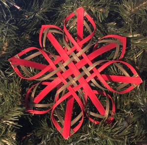 Ornement d'arbre rouge étincelant, étoile suspendue, décoration d'arbre de noël, tissé à la main, étoile en bambou doré, étoile de noël - Product Image 3
