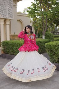 Lehenga Choli et Chaniya Choli Gujarati les plus vendus pour la danse de Garba et Dandiya, disponibles à prix abordable - Product Image 1