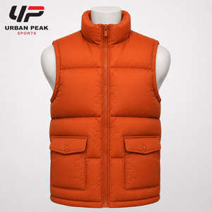 Gilet matelassé classique pour homme avec col montant, texture de tissu lisse et design rembourré chaud pour tenues par temps froid - Product Image 1