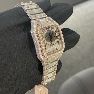Reloj de Lujo Splendid Gill con Diamantes, Caja de Acero Inoxidable, Movimiento de Cuarzo ETA Analógico, Esfera con Números Romanos y Cristal de Zafiro - Product Image 3