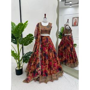 Lehenga Choli en micro-georgette taille 44, en faux georgette réversible, décontracté, pour le travail, avec fil de 9 mm, séquence, choli intérieur inclus, élégant - Product Image 1