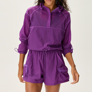 Ensemble coupe-vent d'été personnalisable OEM, survêtement léger en nylon, short coupe-vent d'été pour femme, ensemble 2 pièces - Product Image 1