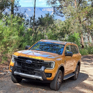 SUV 4x4 de Construcción Premium, Ford Everest Usado Resistente, Estabilidad y Control en Carretera - Product Image 1