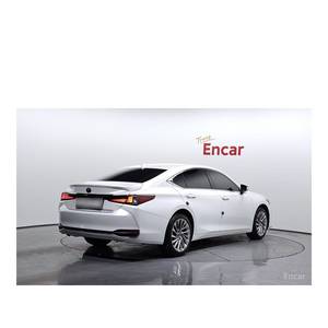 Lexus ES Luxury Plus 2024 con Volante a la Izquierda, Asientos de Cuero, Cámara Trasera, 22,064 km - Product Image 2