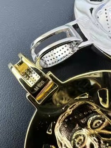 Pendentif de luxe plaqué or avec design visage en diamant étincelant, bijoux hip-hop pour hommes, femmes et cadeaux - Product Image 2