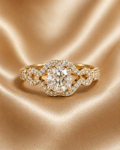 Anillo Solitario de Lujo en Oro de 14K con Diamante Ovalado Brillante en el Centro, Joyería Elegante para Novias - Product Image 1