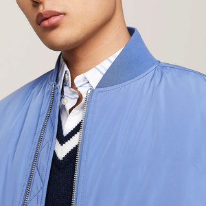ผู้ผลิตมืออาชีพ เสื้อแจ็คเก็ตบอมเบอร์ผู้ชาย น้ำหนักเบา สไตล์ลำลองเข้ารูป สวมใส่สบาย มีสีพื้น - Product Image 4