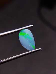 Opale naturelle australienne cabochon, gemme à feu arc-en-ciel et à reflets éclatants, opale noire en vrac pour la vente en gros - Product Image 4