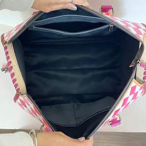 Sacs de voyage en cuir à carreaux façonnés par des designers pour l'Expo de mars 2026, sacs à bandoulière en cuir de vachette de qualité supérieure avec poignée supérieure, unisexe - Product Image 6