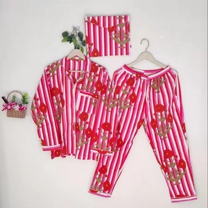 Conjunto de Pijama a Rayas para Mujer, Corte Holgado, Cuello Camisero, Cierre de Botones, Ropa de Dormir Informal para Primavera, Rosa Rojo, Tejido 100% Algodón - Product Image 1