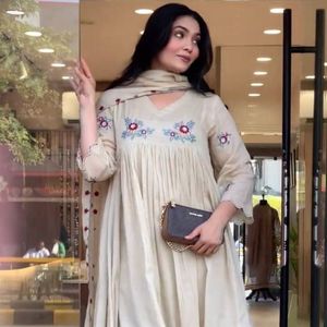 Conjunto de Kurti, Pantalón y Dupatta de Diseñador para Mujer, Ropa de Fiesta, Vestido Étnico, Atuendo Tradicional, Secado Rápido, Corte Holgado - Product Image 1