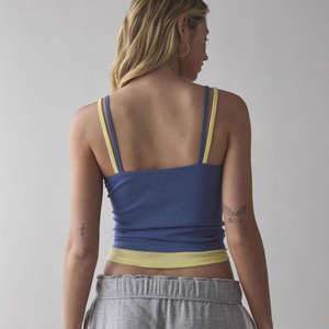 Camisolas de tirantes dobles estilo Y2K para mujer, conjunto de dos piezas, tops de verano sin espalda, diseño corto de jersey sin mangas - Product Image 5