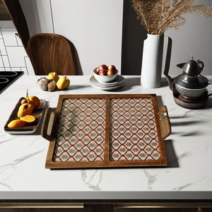 Bandeja de servicio de madera de mango rectangular de tamaño personalizado de primera calidad, diseño geométrico único, bandeja decorativa elegante para el hogar, artesanal hecho a mano - Product Image 2