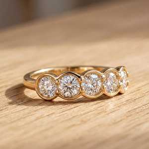 แหวนเพชรทรงกลมคุณภาพสูง 10K 14K 18K เพชรเลี้ยงในห้องปฏิบัติการ ความใส VVS1 รับรองโดย IGI แหวนครึ่งวงนิรันดร์ แหวนแต่งงานสุดหรู - Product Image 1