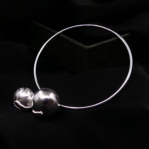 Bracelet, collier et boucles d'oreilles tendance de marque de luxe en acier inoxydable plaqué or 18 carats vert brillant à motifs géométriques pour femme – Collection haute couture - Product Image 4
