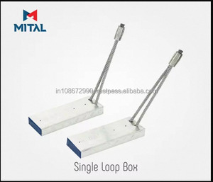 Boîte à boucle unique au design minimaliste avec une courbe continue fluide, abstraite, géométrique, propre et au concept moderne. - Product Image 5