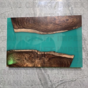 เขียงไม้กระถินเทศหรูหราเคลือบอีพ็อกซี่เรซิ่น ทำมือ สำหรับเสิร์ฟชีส - Product Image 2
