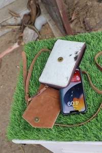 เคสโทรศัพท์หนังแกะสไตล์วินเทจ - Product Image 4