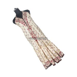 Nuevo fabricante y mayorista bohemio de ropa femenina, sari indio vintage de seda, vestido largo con cuello en V, elegante vestido de noche para damas. - Product Image 3