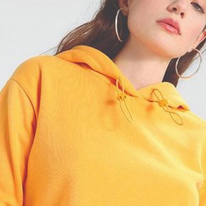 เสื้อฮู้ดครอปสีพื้นสำหรับผู้หญิง แขนยาวปกติ ความยาวสั้น ผ้าถักนิตติ้ง ผ้าฝ้าย สวมใส่สบายๆ ในฤดูใบไม้ร่วง - Product Image 3