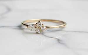 Bague à quatre pierres en diamant de laboratoire taille ronde et marquise, or jaune 14 carats, bijou de promesse de mariage pour amoureux - Product Image 1