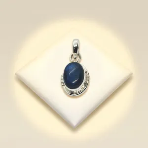 Colgante de Labradorita Azul Místico, Elaborado en Auténtica Plata de Ley 925 para el Despertar Espiritual - Product Image 2