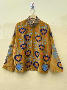 Veste bohème en velours brodé Suzani faite à la main, motif floral d'inspiration folklorique, vêtement d'extérieur réversible, manteau d'hiver - Product Image 1